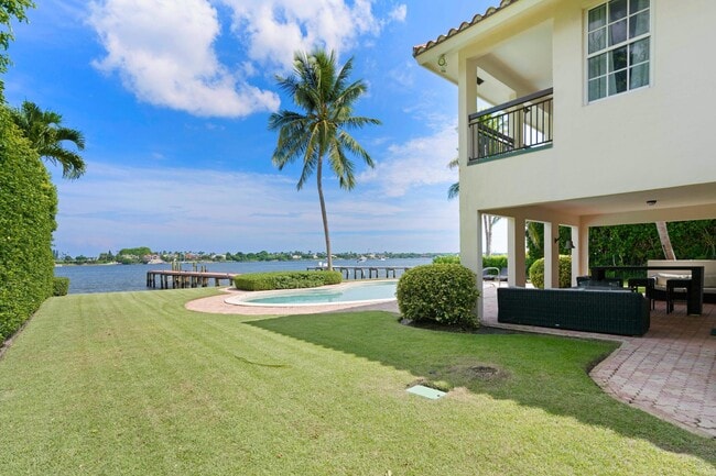 Building Photo - 3304 N Flagler Dr