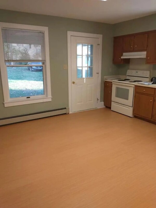 Building Photo - 421 N 2nd St