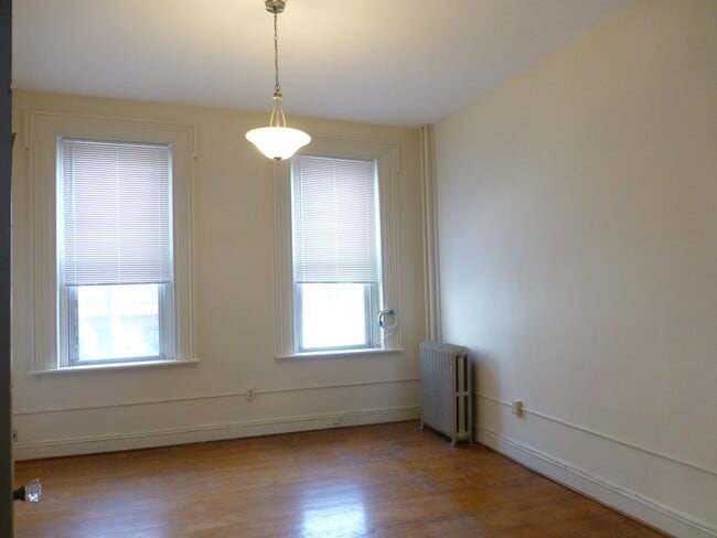 Building Photo - 236 Garden St