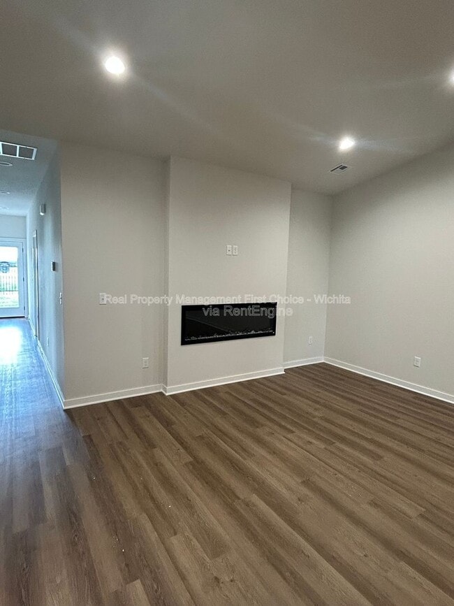 Building Photo - 157 N Gowen St