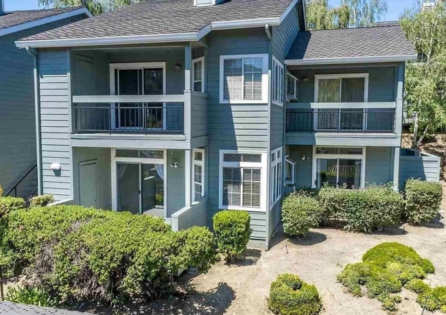 Photo - Fabulous Canyon Meadows Condo - Move-In Re...