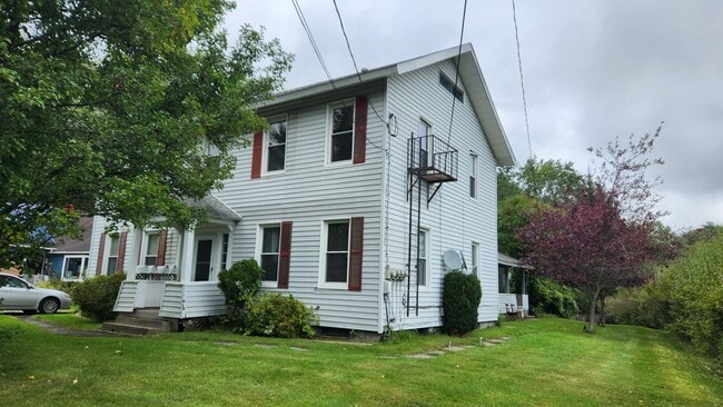 Building Photo - 298 Benedict Rd