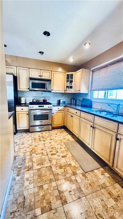 Foto del edificio - 1463 E 103rd St