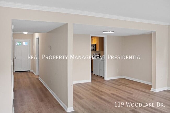 Foto del edificio - 119 Woodlake Dr