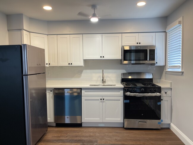 Apt 2 kitchen - 3706 Dolfield Ave