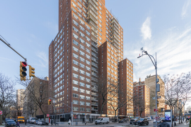 Foto del edificio - 701-715 Amsterdam Ave