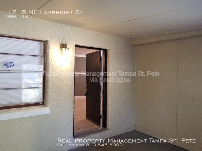 Building Photo - 1715 E Lambright St N