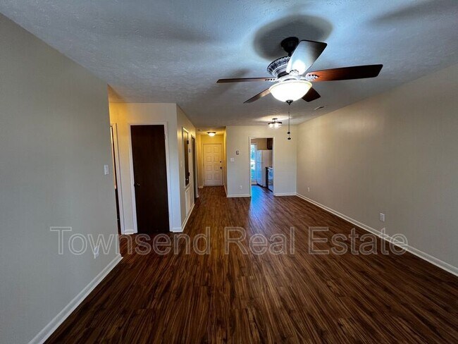 Building Photo - 2704 Helaman Ct