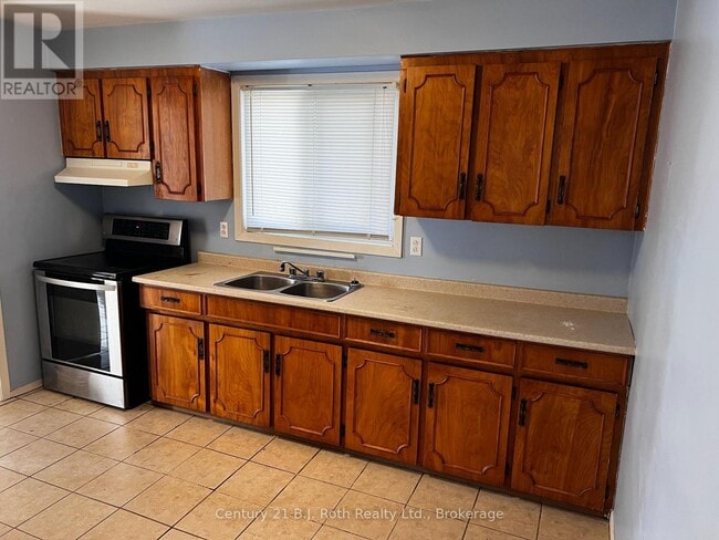 Building Photo - 520 High St