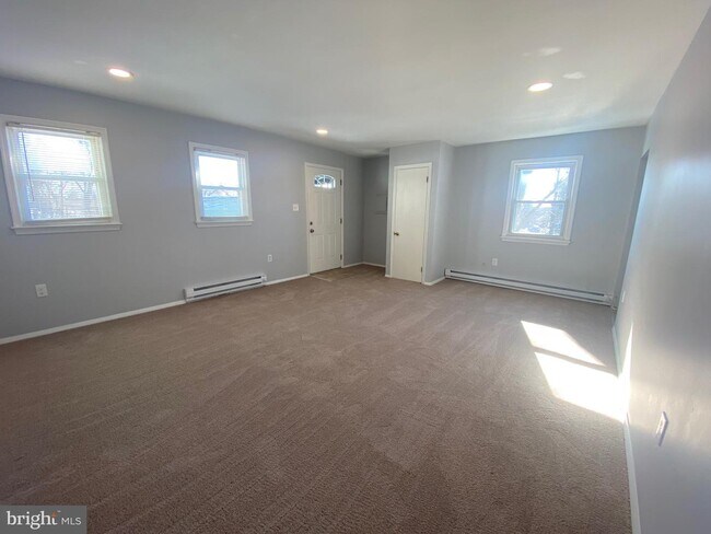 Building Photo - 1048 Gray Ave