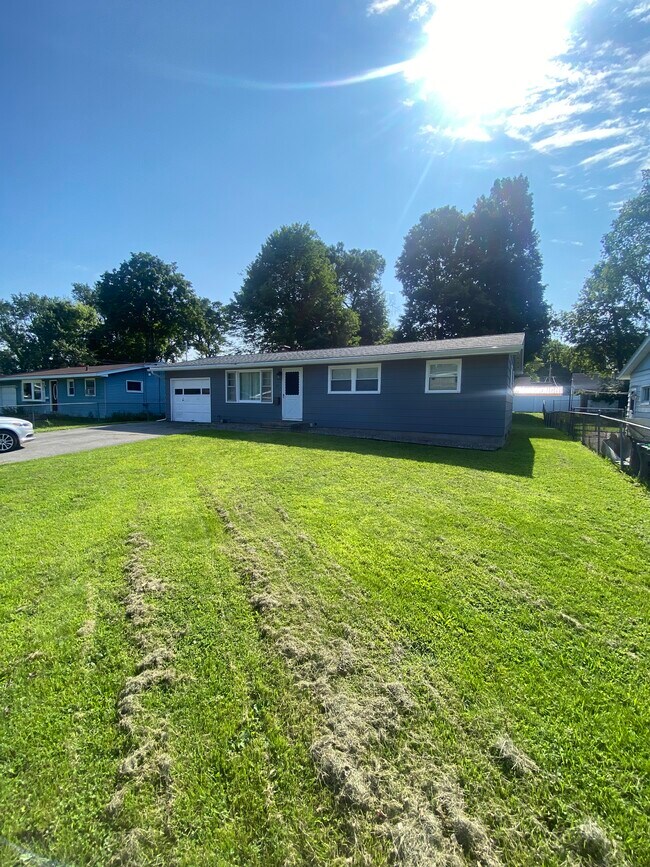 Building Photo - 25 Royal Brook Ln