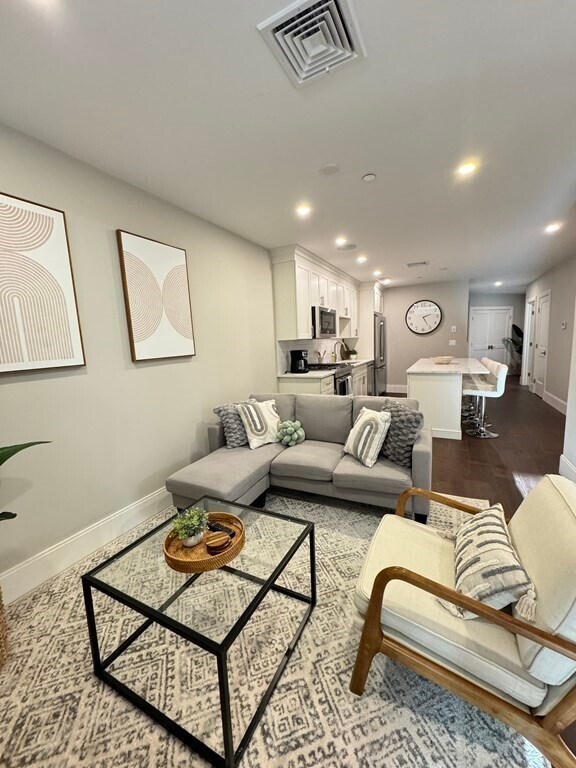 Foto del edificio - 480 W Broadway