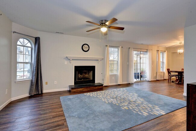 Foto del edificio - OPEN HOUSE SAT 4/13/24 11:30 AM - 12:30 PM