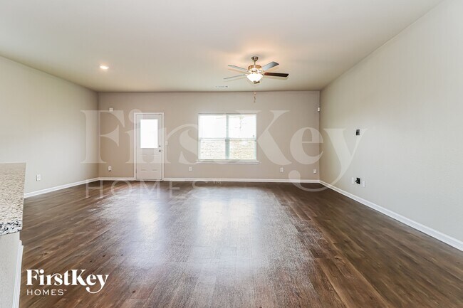 Foto del edificio - 110 Cypress Point