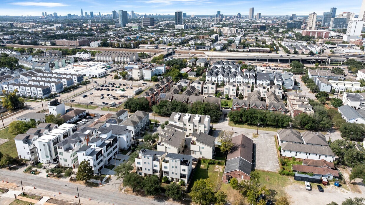 Primary Photo - 2315 McIlhenny St