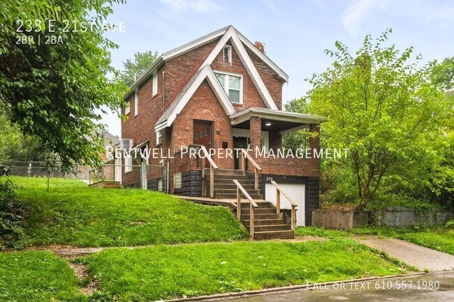 Building Photo - 233 E 21st Ave