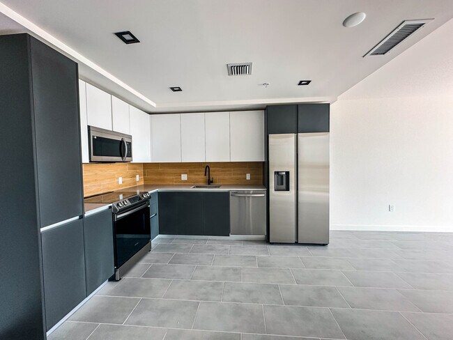 Foto del edificio - 105 NE 22nd St