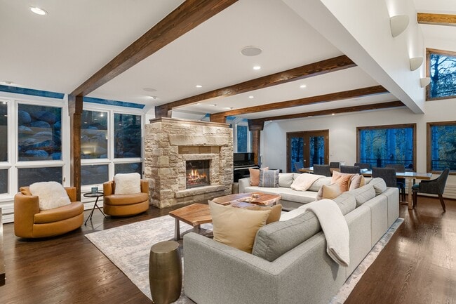 Building Photo - 342 Ridge Rd