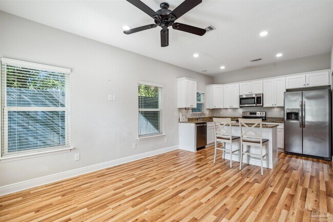 Foto del edificio - 912 N 8th Ave