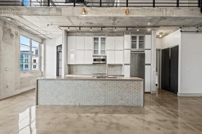 Foto del edificio - 445 N Andrews Ave