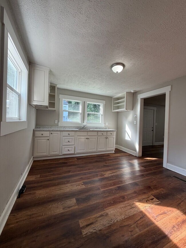 Foto del edificio - 3 Bedroom in Frankfort!