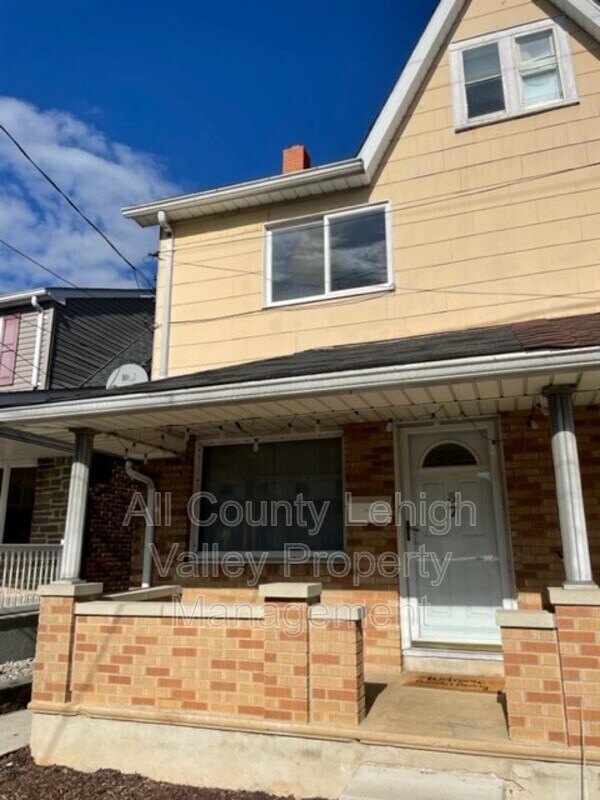 Primary Photo - 37 N Front St