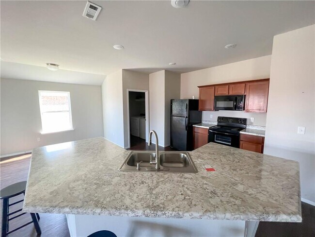 Building Photo - 1440 Scotland Dr