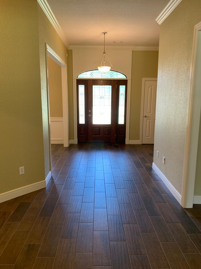 Building Photo - 9013 Spring Ridge Dr