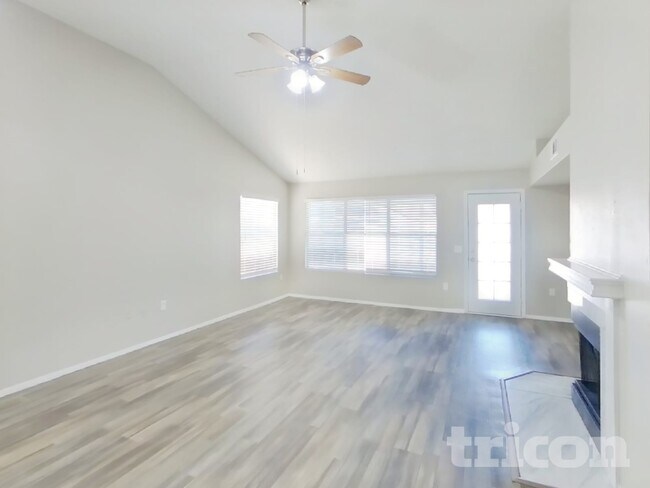Foto del edificio - 6842 N 78th Ave