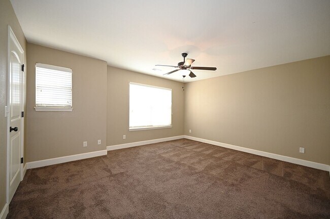 Foto del edificio - 3 Bedroom, 2.5 bath Townhome with 1 car ga...