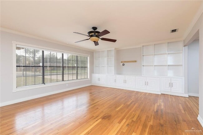 Building Photo - 17 Whitewing Ave