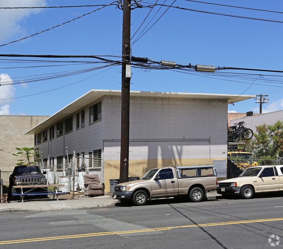 Primary Photo - 248 Kalihi St