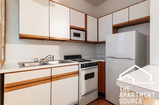 Foto del edificio - 633 W Barry Ave