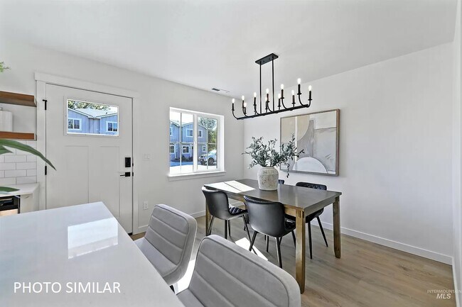 Foto del edificio - 1224 W Ivywild St