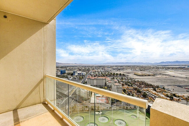 Building Photo - 135 E Harmon Ave