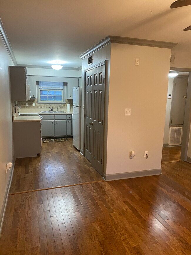 552 W Jefferson St Unit 1, Tupelo, MS 38804 Condo for Rent in Tupelo