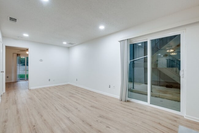 Building Photo - Gastonian - 108 PROS LISTING FOR LEASE AND...