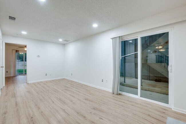 Building Photo - Gastonian - 108 PROS MAY SELL