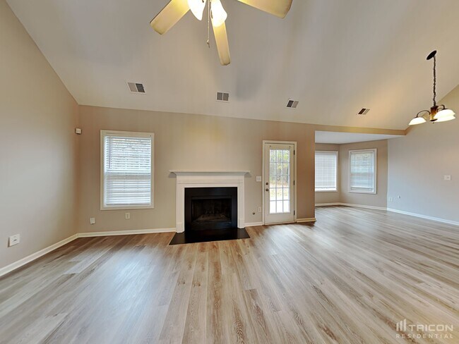 Foto del edificio - 31 Cole Meadows Pl