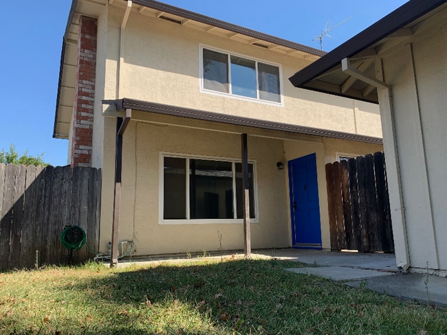 Building Photo - 3007 Lillard Dr
