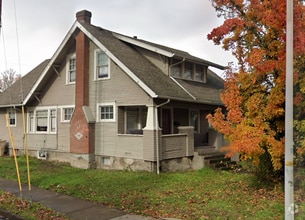 Building Photo - 204 NW Kings Blvd