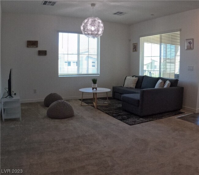 Foto del edificio - 7360 N Decatur Blvd