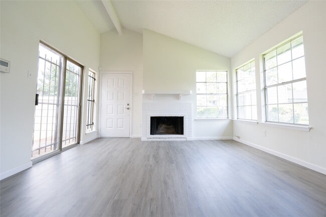 Building Photo - 6324 Shadow Tree Dr