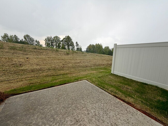 Foto del edificio - 844 Pine Cone Ln