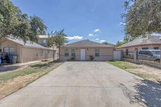 Building Photo - 227 Malaga Dr