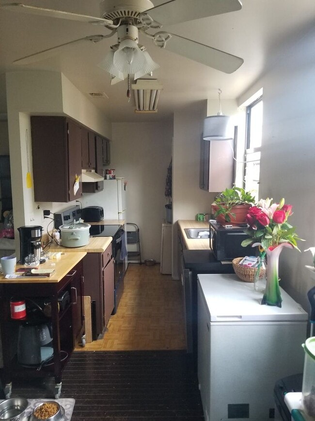 Photo - 308 W Wildey St Apartment