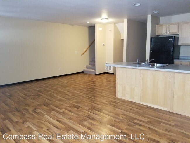 Building Photo - 1057 W MacArthur Ave