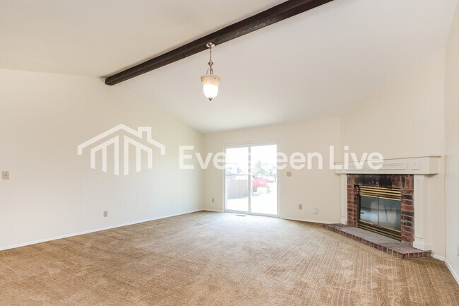 Building Photo - 6800 Deer Bluff Dr