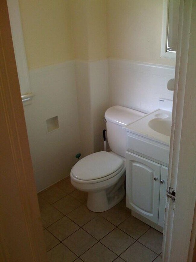 Foto del edificio - Perfect for BC students!   5-bed House w. ...