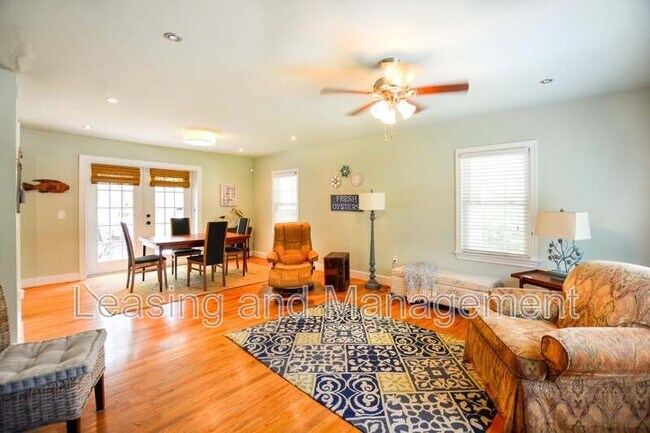 Foto del edificio - 743 Magnolia Rd